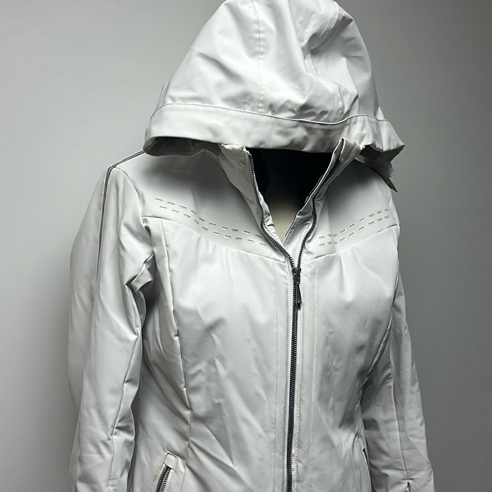Women’s Ski Descente Jacket in White - Picture 2 of 15